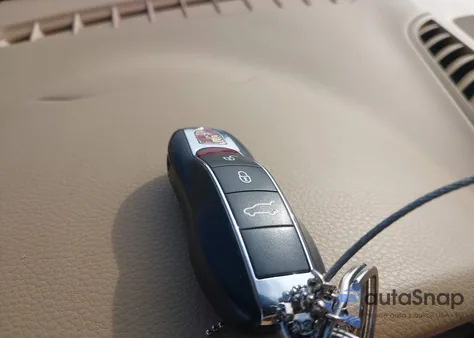 2011 Porsche Cayenne z USA, uszkodzony, nr VIN WP1AA2A21BLA05804